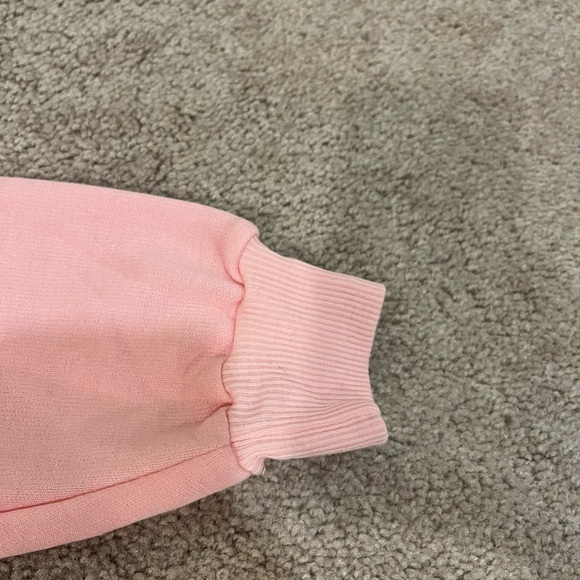 FRIENDS Graphic Long Sleeve Pajama Top - Picture 4 of 6